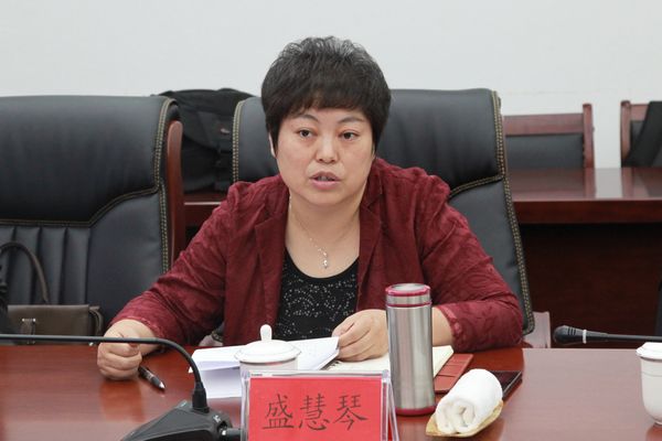 海安市委常委,政法委书记盛慧琴汇报我市网格化服务管理工作开展情况
