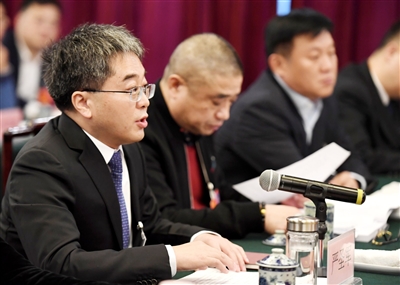 海安代表团审议南通市政府工作报告 姜明 摄■记者郝荣峰卢洋南通市