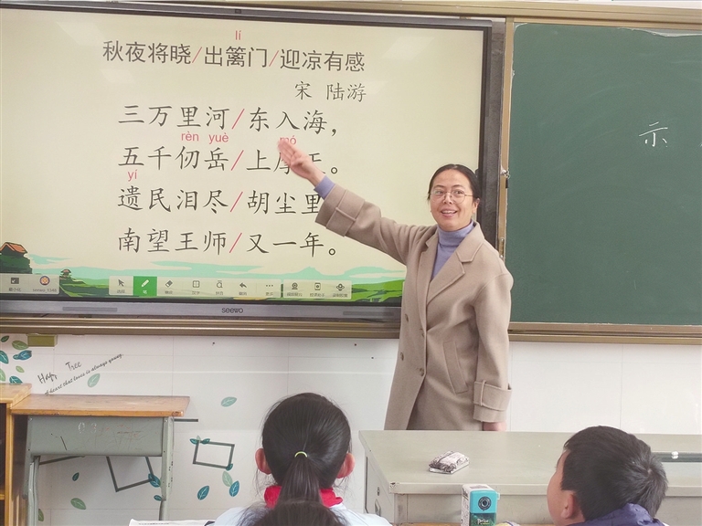邵海霞.jpg 邵海霞.jpg